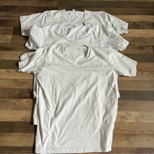 Uniqlo white undershirt bundle L